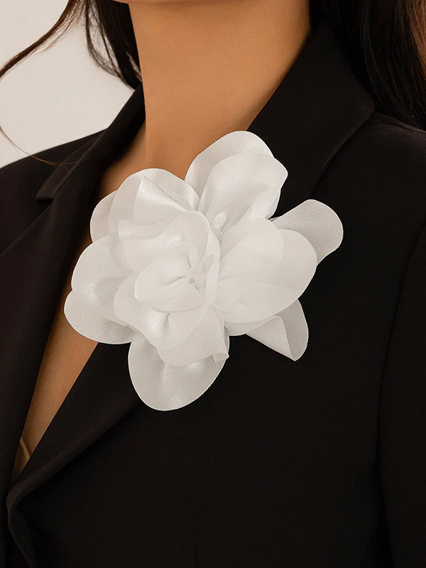 Three-Dimensional Flower Brooch Accessories - Image 8