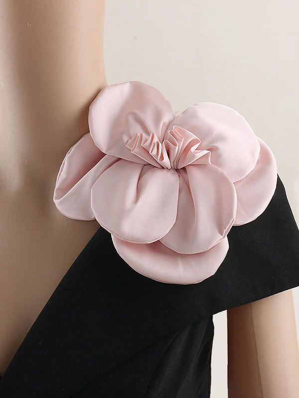 Three-Dimensional Flower Brooch Accessories - Image 5