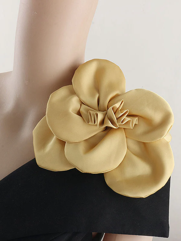 Three-Dimensional Flower Brooch Accessories - Image 7