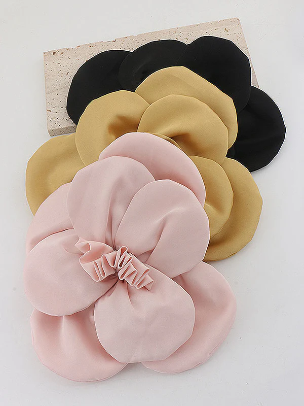 Three-Dimensional Flower Brooch Accessories - Image 8