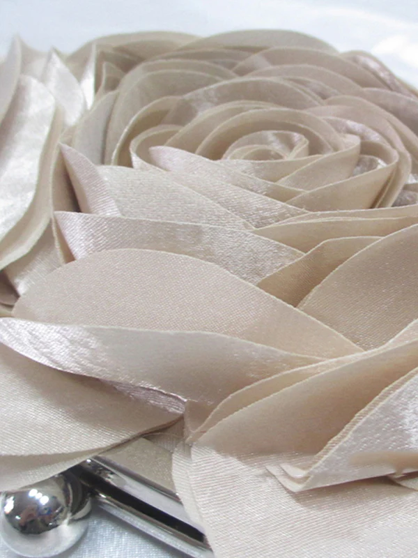 Three-Dimensional Flower Handbags - Image 19