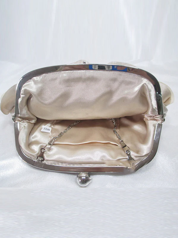 Three-Dimensional Flower Handbags - Image 21