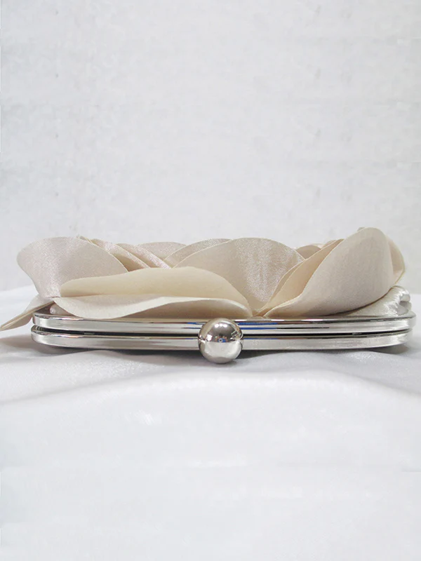Three-Dimensional Flower Handbags - Image 22