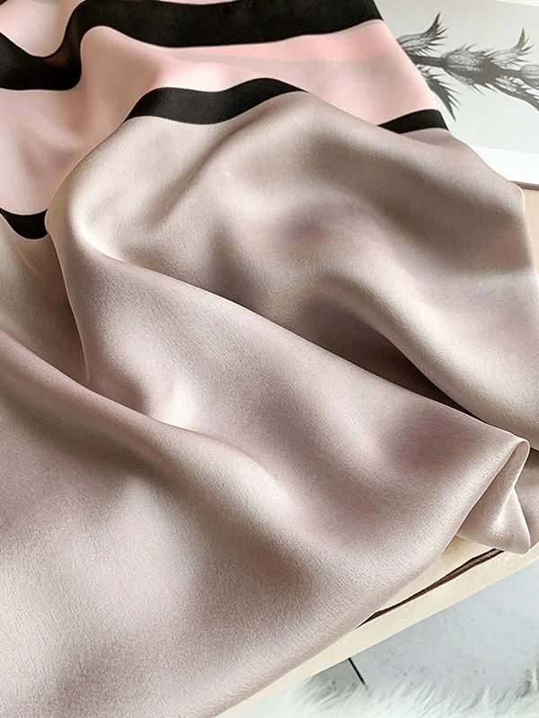 Urban Bow-Embellished Printed Contrast Color Shawl - Image 8