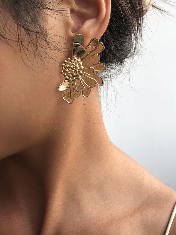 Vintage Alloy Flower Earrings - Image 2