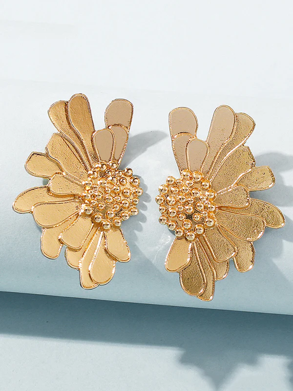 Vintage Alloy Flower Earrings - Image 7