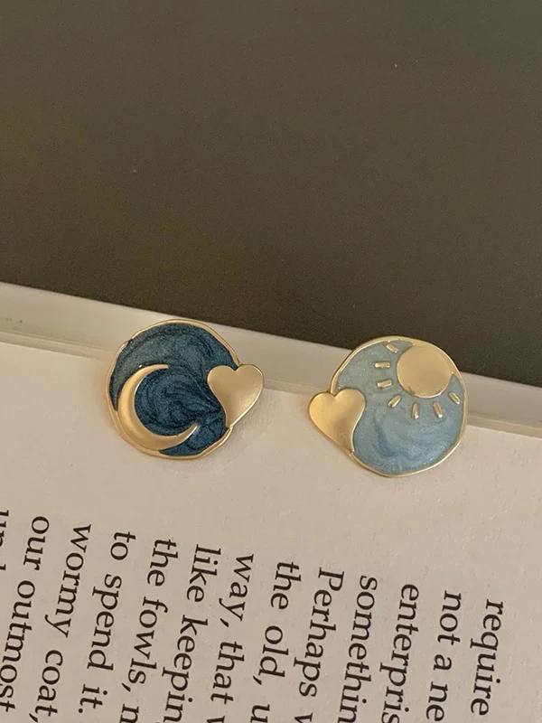 Vintage Asymmetric Sun Moon Shape Earrings - Image 8